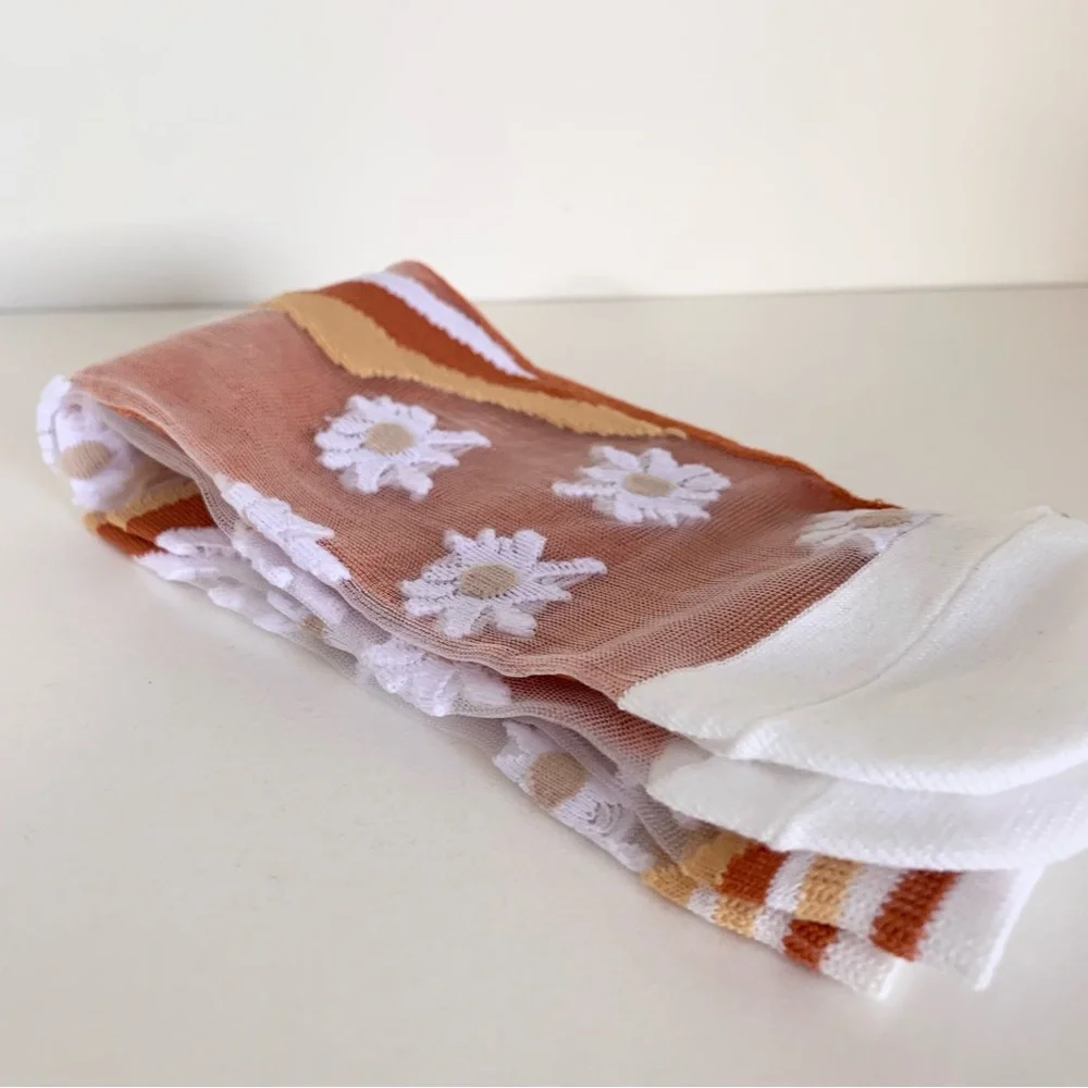NWOT Sheer floral socks